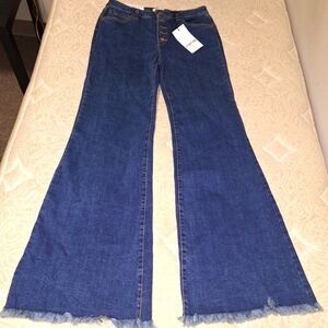 C'est Toi mid-rise button-down wide flare dark denim jeans In a size 13/30.